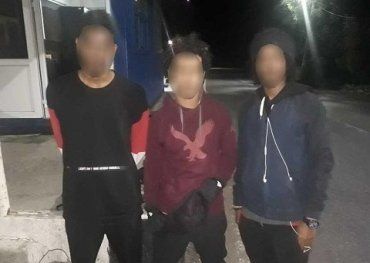 На посту Нижние Ворота полиция задержала трех иностранцев без документов
