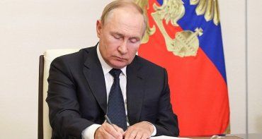 Путин признал "независимость" двух областей Украины