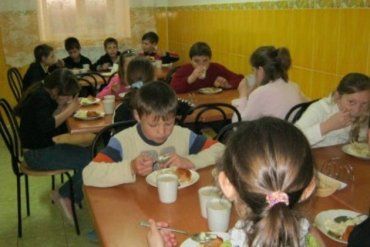 Ужгородская власть нашла средства на питание учеников младших классов