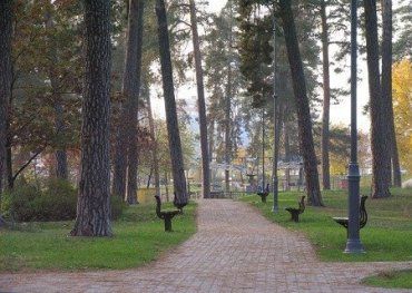 В Киеве можно купить парки и целые улицы