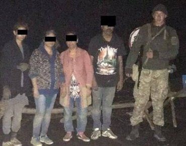 Закарпатские пограничники задержали 4 нелегалов из Южной Азии