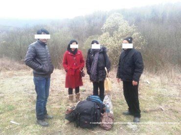 Пограничники Закарпатья «встретили» четырех «туристов» из Азии